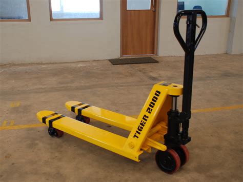 TACKLERS | HYDRAULIC MATERIAL | HAND PALLET TRUCK