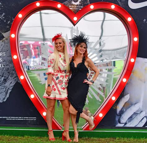 85 best pictures from all three days at the 2024 Grand National in ...