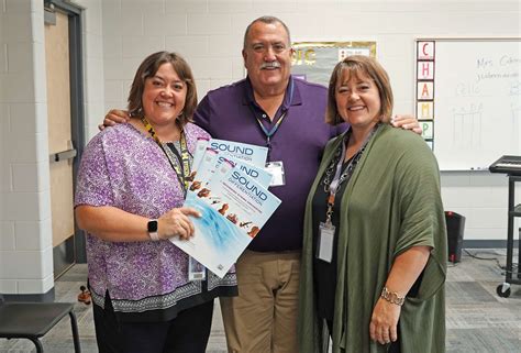 Michigan music teachers bring orchestra to life for middle schoolers ...