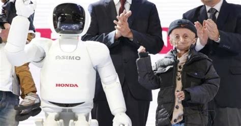 Honda's Robot ASIMO Meets Nihal, The 14-Year-Old Fighting Progeria, And ...