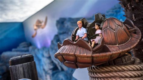 Crush's Coaster®: Nemo Attraction | Disneyland Paris