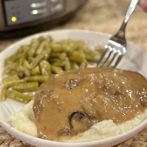 Slow Cooker Cube Steak (7 Ingredients!) | Cube steak, Crockpot cube ...