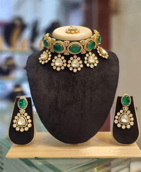 Traditional Green Emerald and Kundan Choker Necklace Set – Jalparee