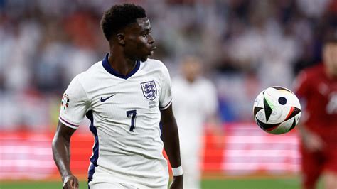 England urged to drop Bukayo Saka! Ashley Cole insists Arsenal star ...