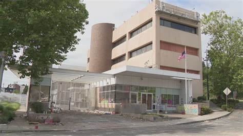 Feds spend millions to upgrade security at Portland ICE building | kgw.com