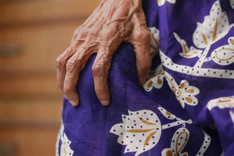 What Causes Arthritis Symptoms? Five Triggers To Know