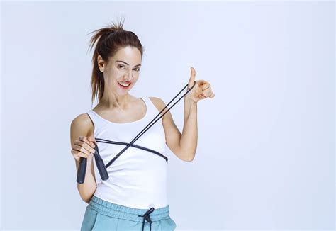 10 Benefits of Jump Rope for Weight Loss: Know How to Incorporate it into your Fitness Routine ...