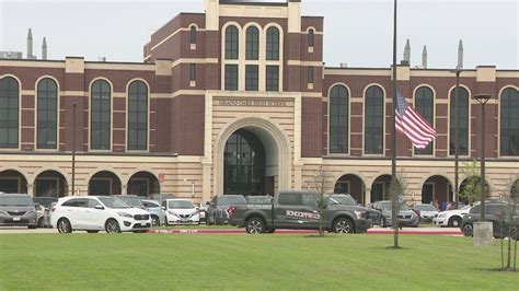 Student with gun at Grand Oaks High School | Houston, Texas news | khou.com
