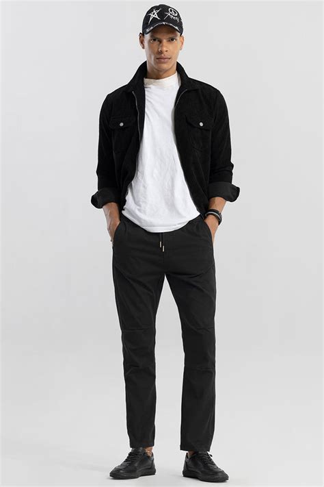 Buy Men's Starkie Black Cargo Pant Online | SNITCH