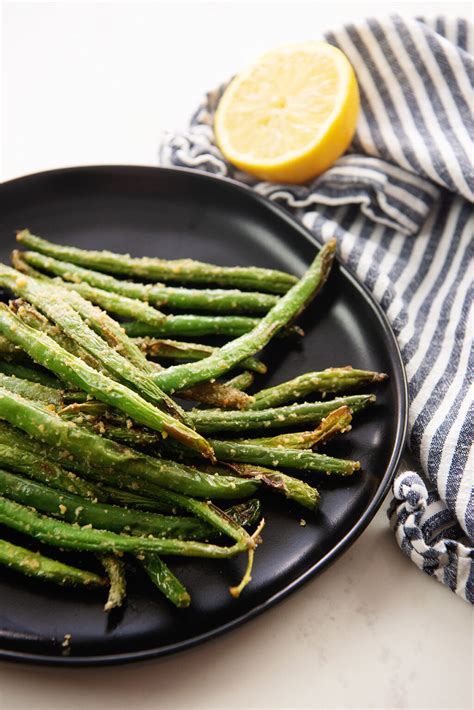 How to Air Fry Green Beans in 10 Minutes! | Airfried.com