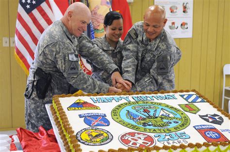 1AD cuts first cake at Army's 235th birthday | Article | The United ...