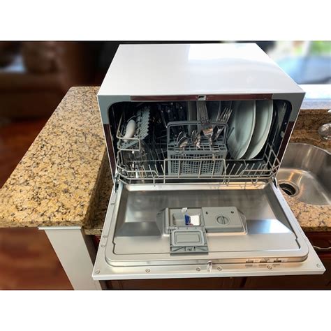 Magic Chef 21.7-in Portable Freestanding Dishwasher (White) ENERGY STAR ...