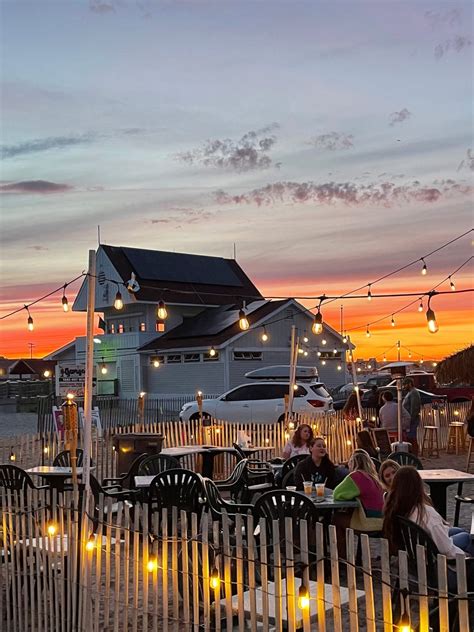 Georges Tiki Bar - George's of Galilee