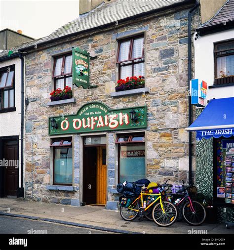Irish country pub hi-res stock photography and images - Alamy