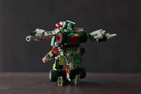 LEGO Transformer That Transforms 的图像结果