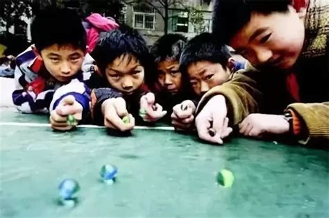 中国历史上70年代小朋友的珍贵老照片：最后一张勾起了无限回忆 - 每日头条