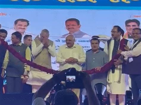 A whirlwind of protests at the felicitation ceremony of the Leuva ...