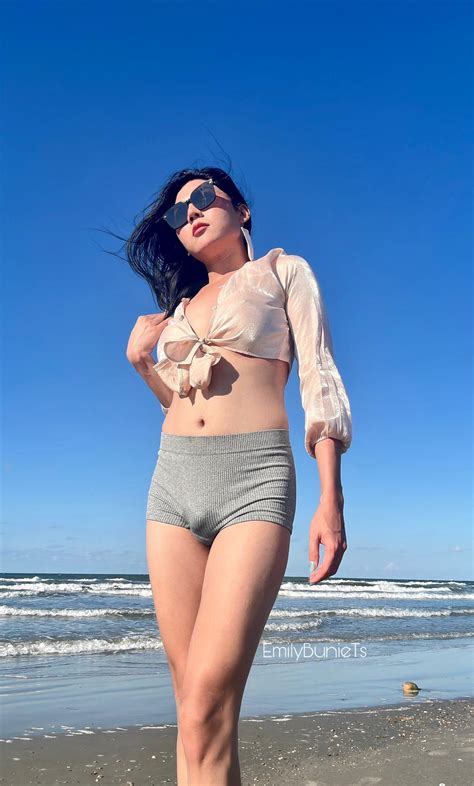 You can always find me on the beach : r/Asiantraps