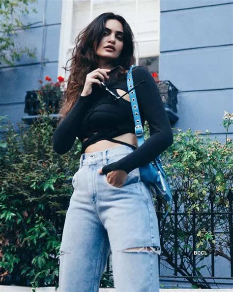 Gabriella Demetriades' stunning pictures are a rage on the internet ...