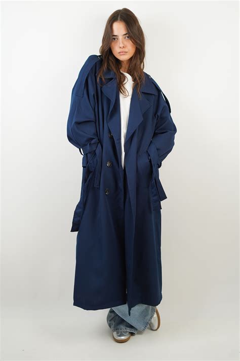 Trench Lola bleu marine in 2025 | Blue trench coat, Trench coat sale ...
