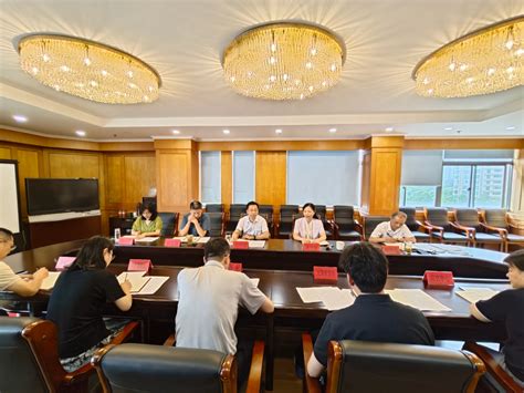 贵州省政务服务中心领导至我院洽谈贵州省第一届行政办事员 队伍职业技能大赛筹备事宜-经济管理系
