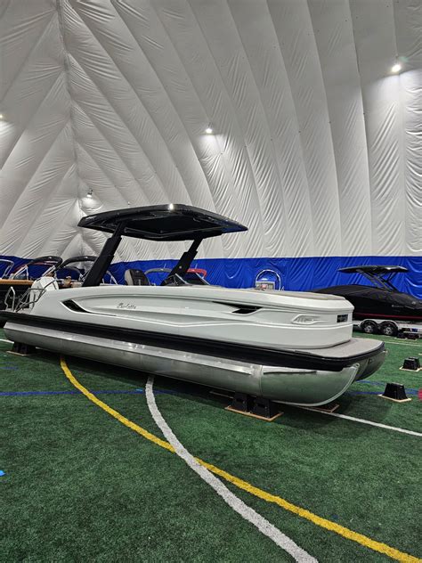 2025 BARLETTA RESERVE V26UC For Sale in Lake George | Boats by George