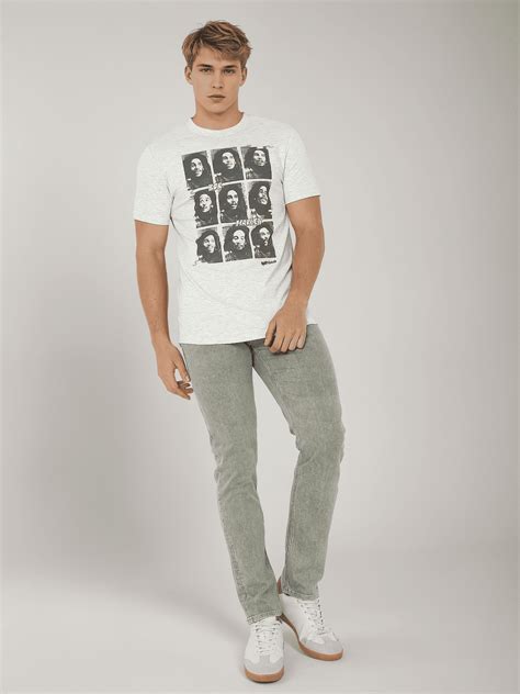 Monochromatic Graphic Print Round Neck T-shirt