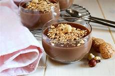come fare il budino al cioccolato in casa budino al cioccolato senza uova con nocciole ed amaretti come fare il budino al cioccolato in casa budino al cioccolato senza uova con nocciole ed amaretti