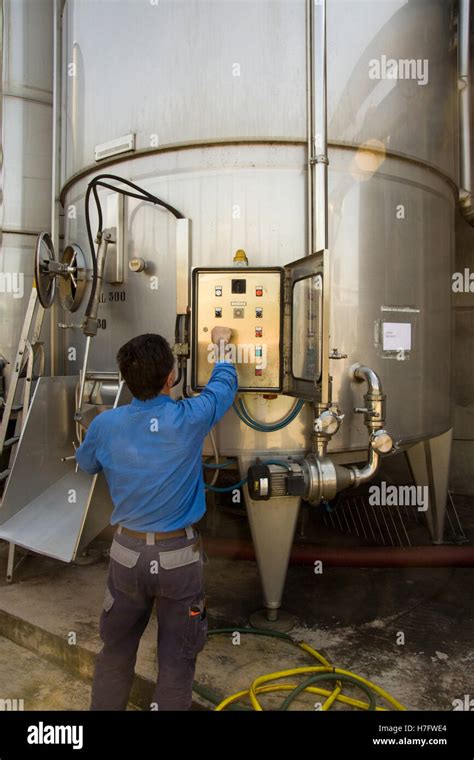 Repairing Old Machine Tools 的图像结果