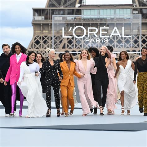 On y était : le défilé L'Oréal Paris, des backstages au podium en 2025 ...