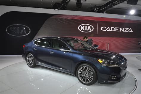 2017 Kia Cadenza Stands Out in New York - autoevolution
