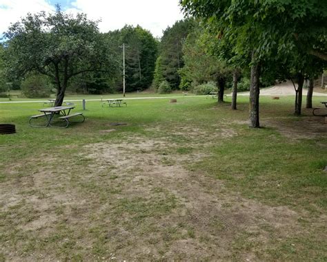 E5: 30A Up to 30ft Trailer Apple Tree Back-In | Betsie River Canoes and ...