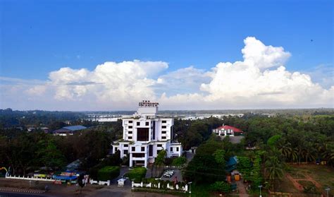 THE WINDSOR CASTLE (Kottayam, Kerala) - Hotel Reviews, Photos, Rate ...