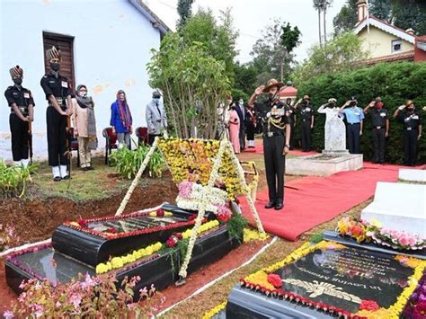 Wreath-laying ceremony to commemorate 12th death anniversary of Field ...