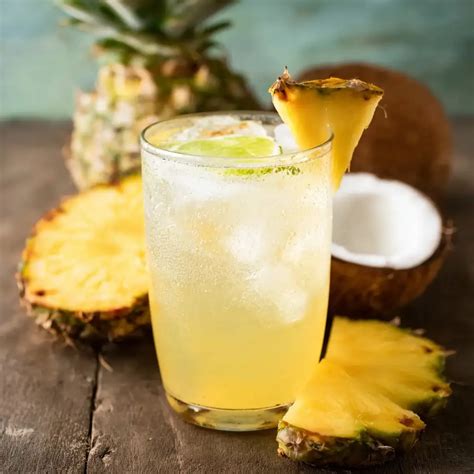 Pineapple Coconut Water – 1 Simple Drink With Great Benefits