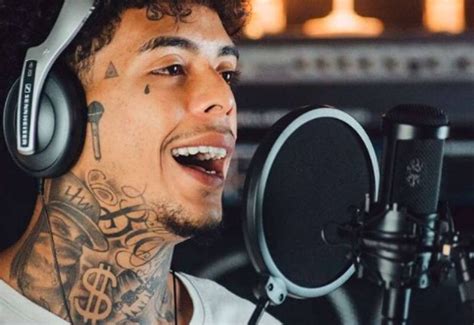 Singer was romancing with model in balcony, wife came and lost her life ...