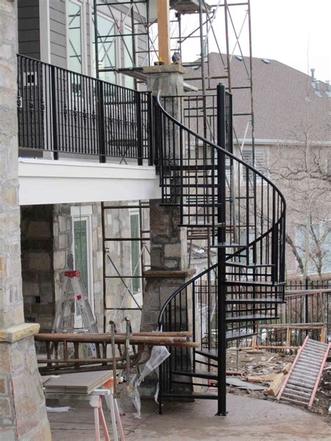 Outdoor Spiral Staircase – Knox Custom