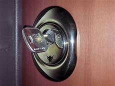 sostituzione serratura porta blindata costo conversione serratura cisa porte bauxt defender serratura sostituzione serratura porta blindata costo conversione serratura cisa porte bauxt defender serratura