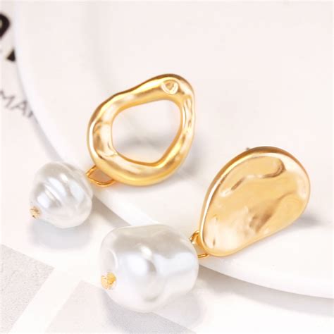 韩版甜美淡水珍珠字母X耳环女韩国风流行线条时尚造型耳钉-阿里巴巴