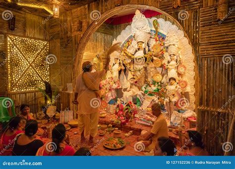 Priest Worshipping Goddess Durga, Durga Aarti - Hindu Ritual Editorial ...