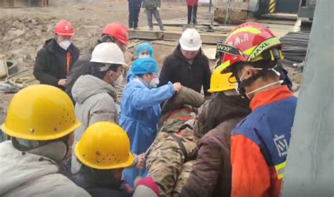 80米高空救援！两工人受伤被困风电塔筒内_腾讯新闻