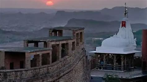 Navratri 2023: सजने लगा मेहरानगढ़ किले में स्थित चांमुण्डा माता का ...