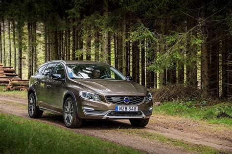 VOLVO V60 Cross Country Specs, Performance & Photos - 2015, 2016, 2017, 2018 - autoevolution
