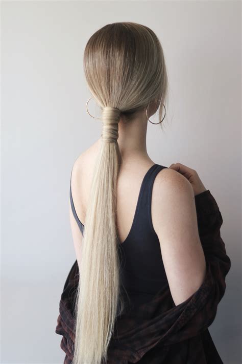 Easy Ponytail Tutorial 的图像结果