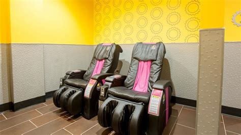 Gym in Edison, NJ | 561 US Hwy 1 | Planet Fitness