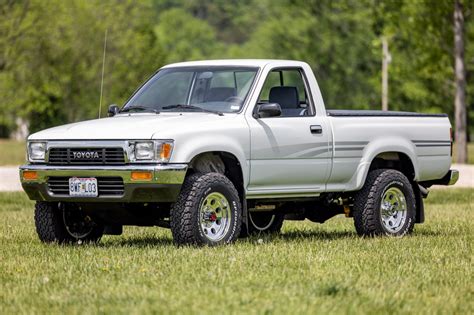 25k-Mile 1991 Toyota Pickup Deluxe 4x4 5-Speed for sale on BaT Auctions ...