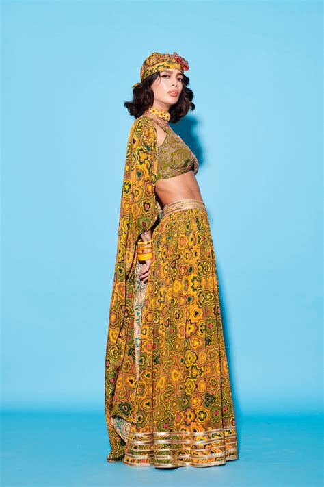 Eshaa Amiin - Yellow Pinwheel Lehenga - Elahe