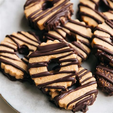 Easy Homemade Fudge Stripe Cookies Recipe - goingcooking.com