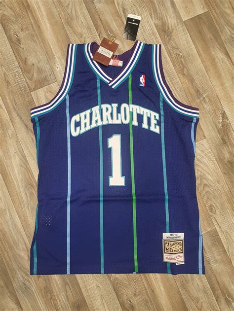 🏀 Muggsy Bogues (First Generation) Charlotte Hornets 1994-95 Jersey ...