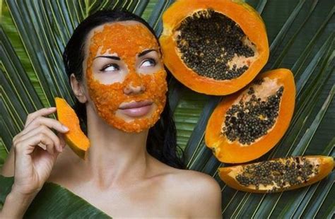 Kareena Kapoor के जैसे स्किन करेगी Glow, होममेड Papaya Face Pack बनाकर ...